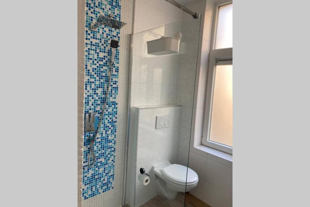 Magnifique Studio Au 2Eme Etage, A Proximite De La Gare Du Midi! Брюксел Екстериор снимка